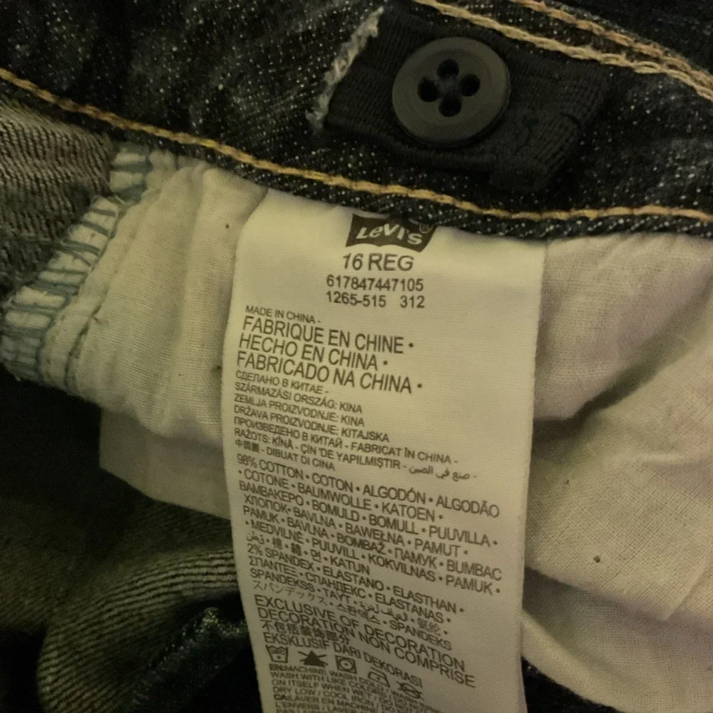 Levi’s Boys‎ Youth Size 16 Regular Slim Straight Jeans.